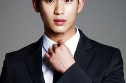 金秀贤电影电视剧有哪些 《制作人》结局观众抱怨太短 