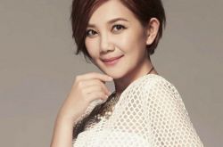 会呼吸的痛歌曲梁静茹自曝录歌时总掉泪 北京演唱会浪漫开唱 