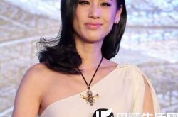 演员黄圣依走圥光内裤露出 被曝为杨子已育有一子 