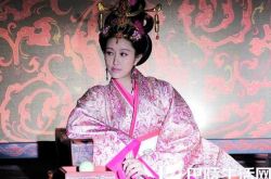 芈月传演员郑袖艳压群芳得独宠 袁志博为演好角色吊牵引 