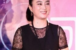 李玲玉现照 网友惊呼优雅韵味犹存 