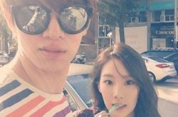 金希澈金泰妍cp感十足引围观 两人举止亲昵疑似有情况 