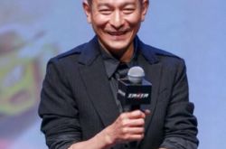 刘德华新歌小丑首播 为电影翻唱经典歌曲 