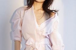 徐璐家庭背景惊人 盘点娱乐圈拥有彪悍背景的女星