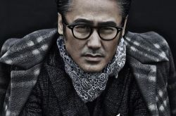 吴秀波时尚写真大片 尽显成熟男人魅力 