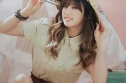 apink朴初珑综艺回归预告照公开 演绎纯真梦幻少女 