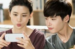 李宝英李钟硕图片大放送 《听你》戏外关系佳惹围观 