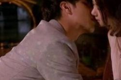 演员娄艺潇霍建华吻戏曝光 被曝二人曾经在一起过 