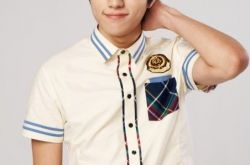 金明洙校服图片欣赏 校服照阳光清新本人多才多艺 