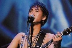 黄家驹死亡遗体在哪里 解密出事后荧幕上为何会闪现其身影 