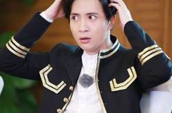 《非常静距离》薛之谦谈家人落泪 段子手在生活中是个逗比 