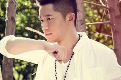 凤凰传奇曾毅图片好帅 遭美女公主抱玲花吃醋心很乱 