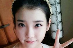 iu出道前照片介绍 从小就很漂亮 