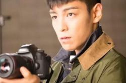 top照片全集曝光 其女友疑是Crystal郑秀晶 