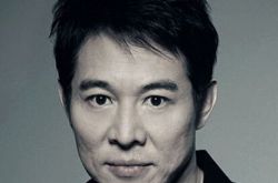 李连杰和达喇到底什么关系  惹网友热议 