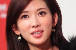 陈冠希喷林志玲掀骂战 女方称两人“完全不认识” 