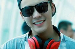 陈伟霆赴韩遭围堵人气高 小鲜肉长成全能艺人 