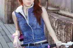 歌手邓紫棋有亲兄弟姐妹吗 超级富二代与其一拍即合 