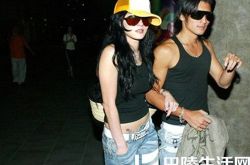 谢霆锋与王菲同台颁奖 两人分手原因当年很轰动 