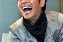 唱佛教歌曲的男歌手有谁 揭秘谭咏麟一夫二妻的风流生活 