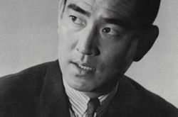 倍赏千惠子高仓健情侣形象成过去 平民影后追悼会上致辞缅怀 