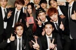 韩国当红exo组合图片大全 代言拍摄校服广告写真 