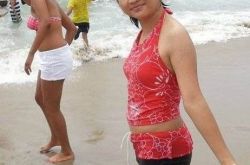 林妙可泳装照引热议 揭童星今昔对比照 