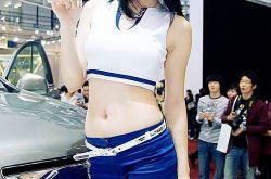 韩国超性感美女李智友素颜亮相 被赞拥有天使面孔和魔鬼身材 