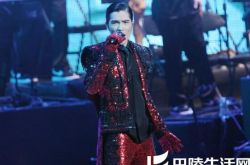 萧敬腾北京演唱会开唱 活着等歌曲组曲开场 