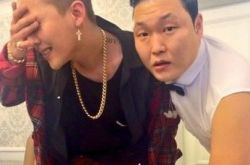 李宇春权志龙合影尴尬    开场动作太大导致裤裆意外爆裂 