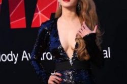 蔡依林深v开胸装好性感   丰满上围重出江湖被观众喊脱掉 