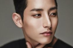 韩国男演员李秀赫家庭成员有谁  看高冷男神如何养成 