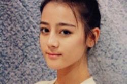 迪丽热巴素颜照曝光 盘点90后女星妆前妆后对比照