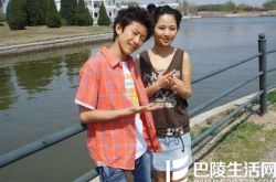 张一山杨紫亲密互撩引围观 张《余罪》看片会曾解释两人关系 