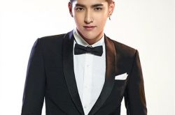 吴亦凡助理君姐的微博爆料 Kris说姐弟恋很正常 