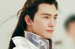 杨洋穿古装的图片尽显帅气 白衣魅惑仙气逼人 