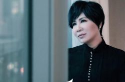 歌手黄小琥照片展示  直言对婚姻不抱希望 