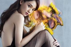 女神陈乔恩拍摄半裸写真 《我来了》收官其泪洒餐桌 