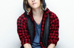 浪漫满屋泰国版男主角Mike承认未婚生子 称会照顾好母子 