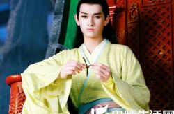 男星马可女装图片容貌绝美 新剧不扮杀姐姐扮吸血鬼王子 