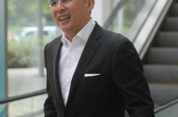 赵雅淇被传上位成功 李泽楷抛弃梁洛施有新欢 