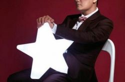 张信哲北京演唱会之《太想爱你》 为歌迷证婚气氛热闹 