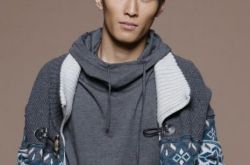 盘点周峰的歌曲大全 凭借《夜色阑珊》一炮而红 