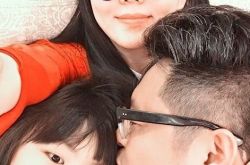 李湘晒温馨全家福 王诗龄锥子脸抢镜 