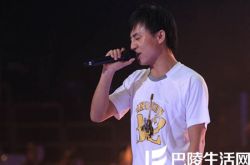 邹宏宇深情献唱我的心里只有你没有他 被丁丁击败却广获好评 