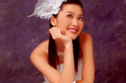 周丽淇在微博说去印度探访高山反应遇险 远嫁非洲表不介意 