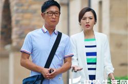 郑罗茜短裙性感长腿 甜美微笑电眼迷人 