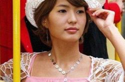 徐智英专辑率先推性感海报 与李珉宇昔日恋情曝光 