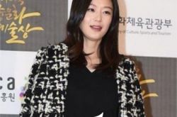 全智贤孩子照片曝光？ 高富帅老公崔俊赫家庭背景显赫 