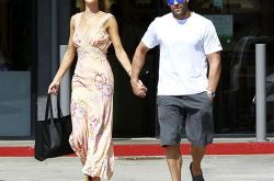 杰森·斯坦森和罗西·汉丁顿·惠特莉 斯坦森和惠特莉亮相2016年金球奖颁奖礼杰森·斯坦森携女友夜总会玩耍杰森·斯坦森和女友玩亲亲